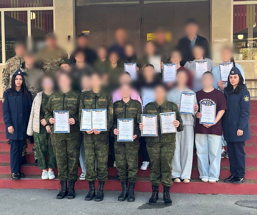 «Девушки в погонах»