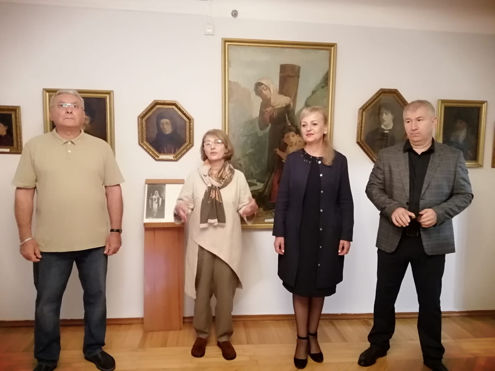 В дар музею Коста
