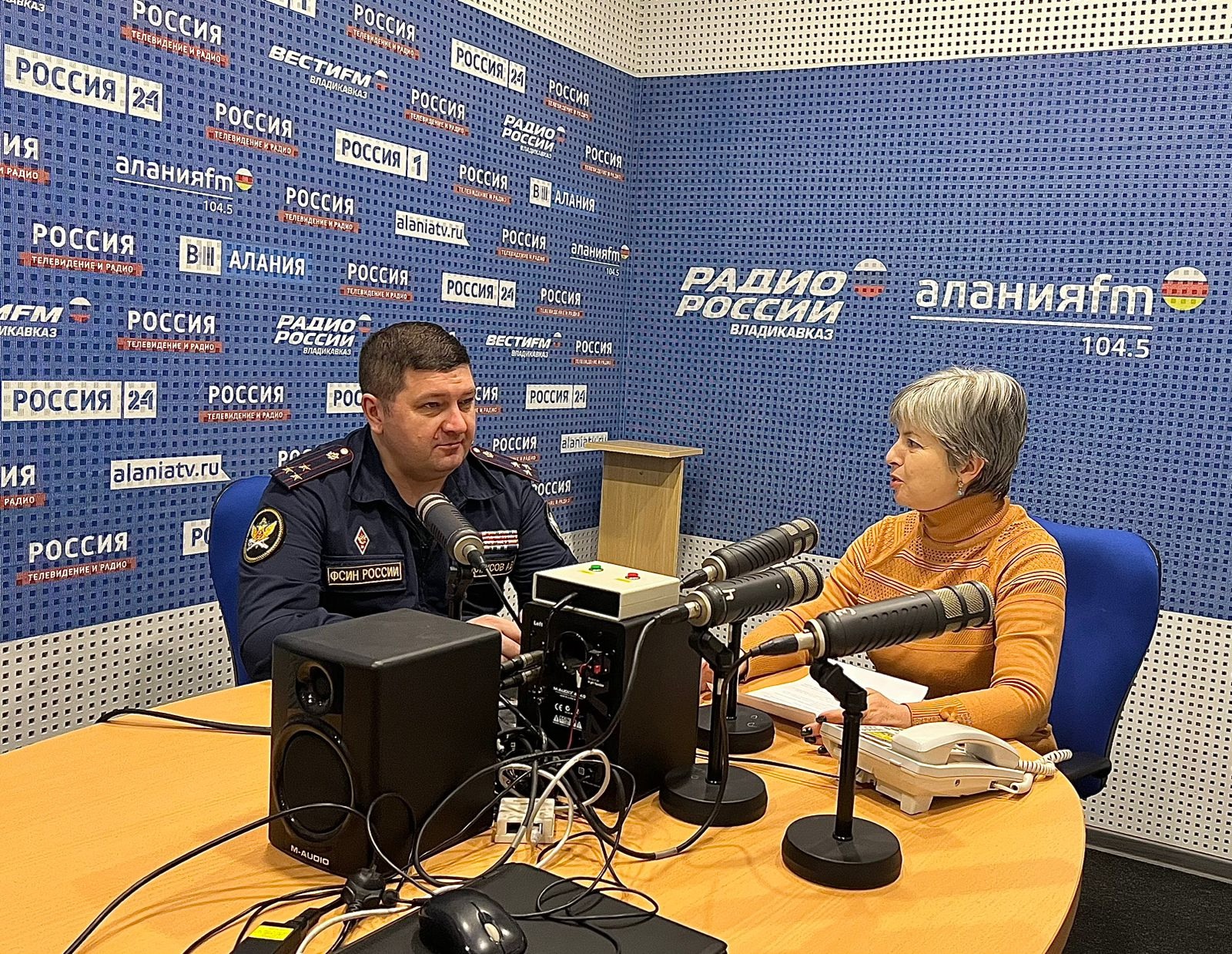 В прямом эфире радиопрограммы «Дневная студия» ГТРК «Алания» выступил заместитель начальника УФСИН Алексей Валерьевич Костаусов