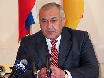 Глава Северной Осетии Таймураз Мамсуров несколько минут назад подписал Указ о новых назначениях и структурных изменениях в органах власти республики