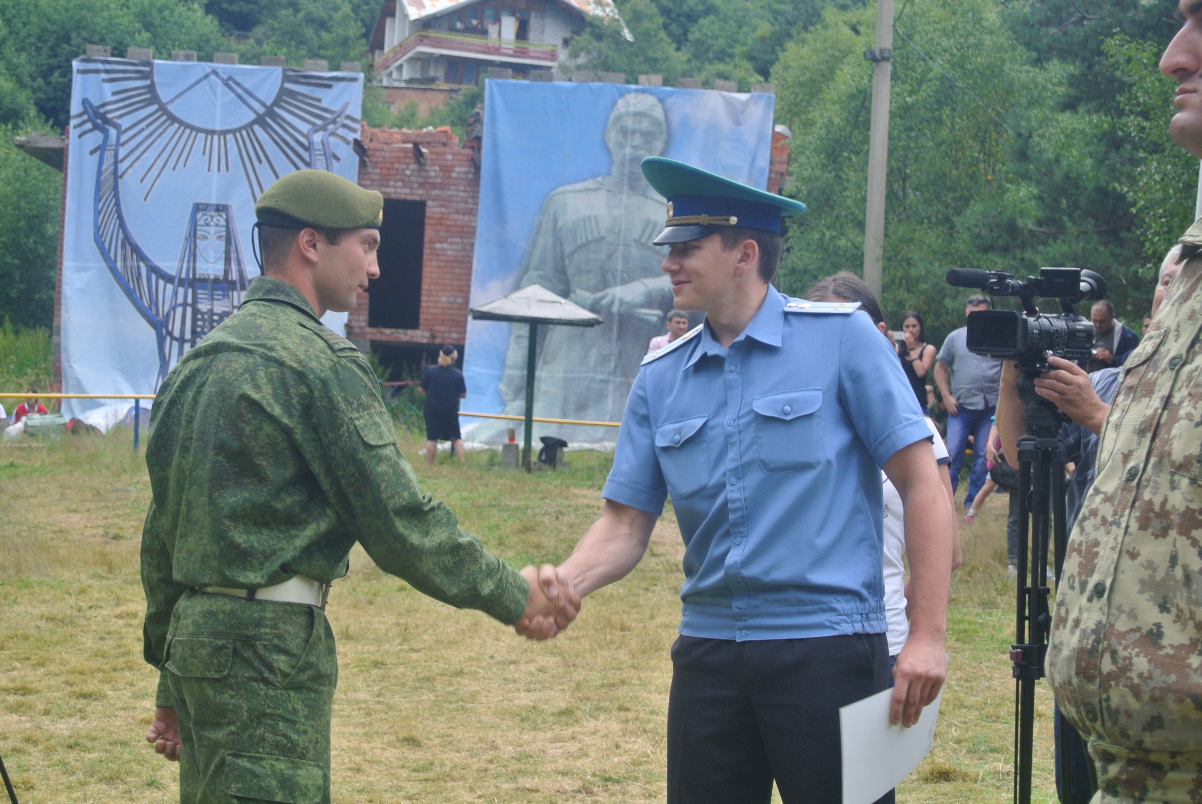 Воспитанники военно-спортивного лагеря «Балц» приняли первую в жизни присягу
