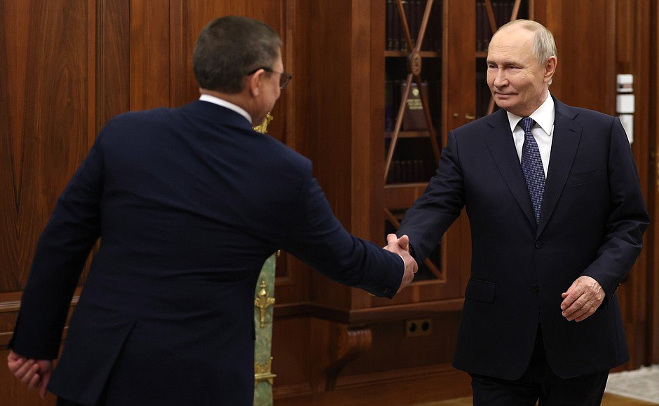 Владимир Путин поблагодарил «Единую Россию» за волонтерскую и гуманитарную миссии
